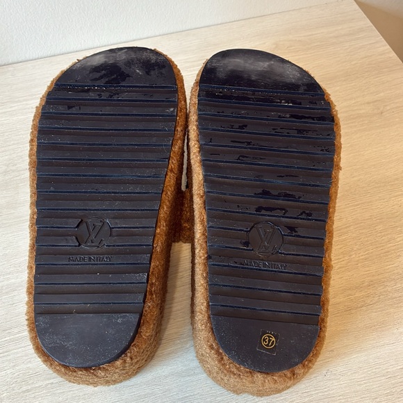 LV Brown Fuzzy Slide Sandals/Slippers - Picture 8 of 8